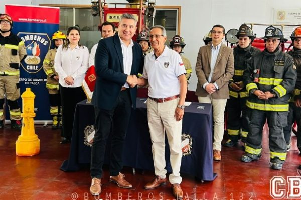 Nuevosur y Bomberos de Talca lanzan campaña de apoyo a la comunidad